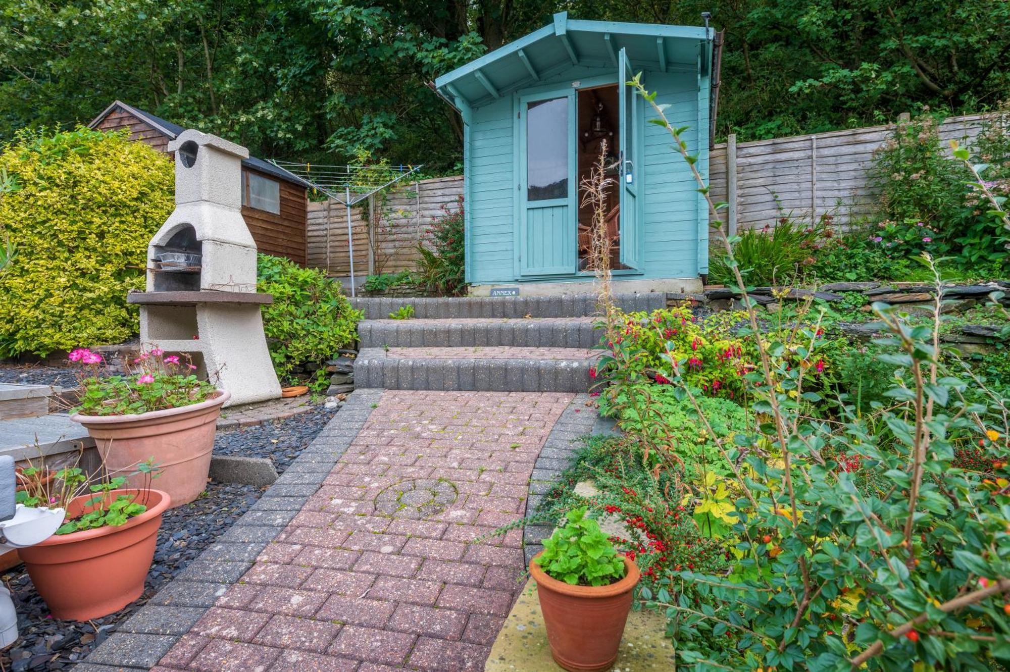 Riverside Bothy In Heart Of Scenic Harbour Village Solva Exteriör bild